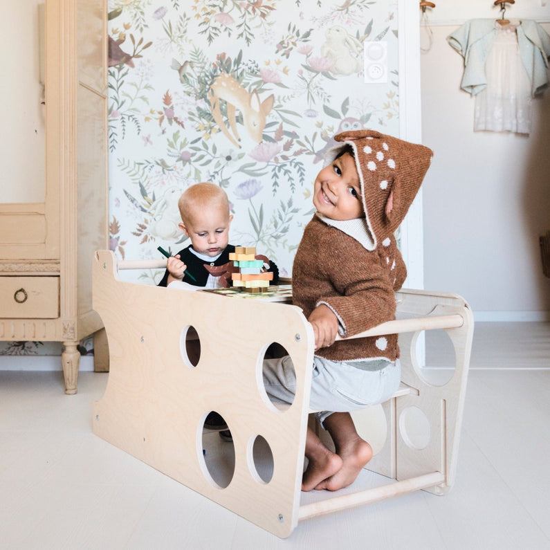 Der Mehrzweck-Montessori-Aussichtsturm mit Schieferrutsche – Familie Monti